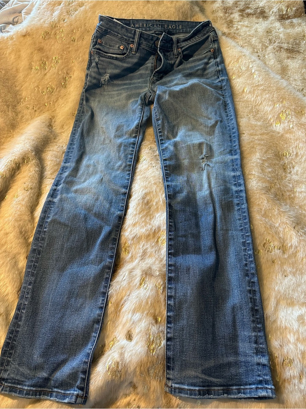 American Eagle Outfitters distressed men’s Jeans in Dark Blue Wash